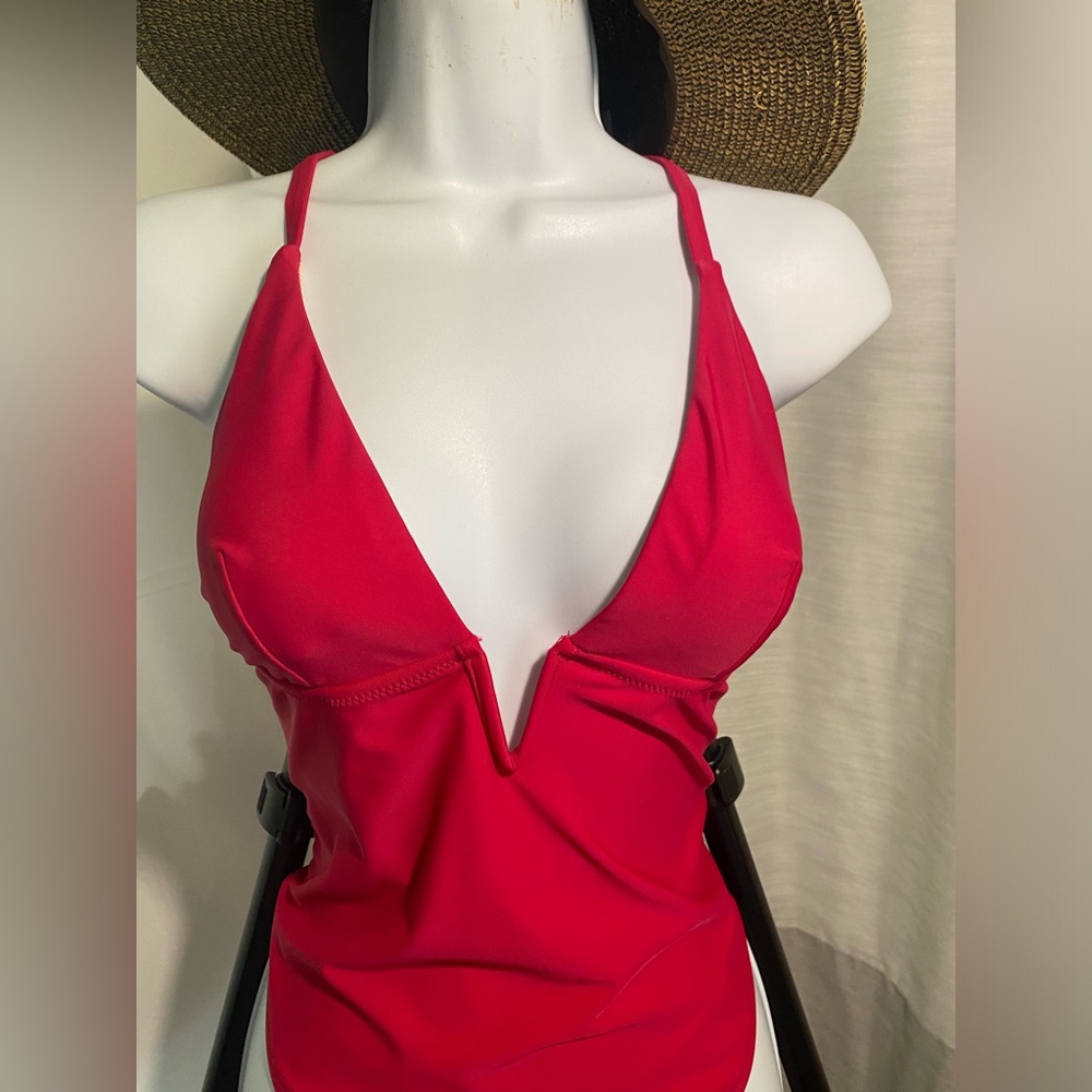 Fuchsia pink one piece bathing suit, size M - Picture 2 of 5